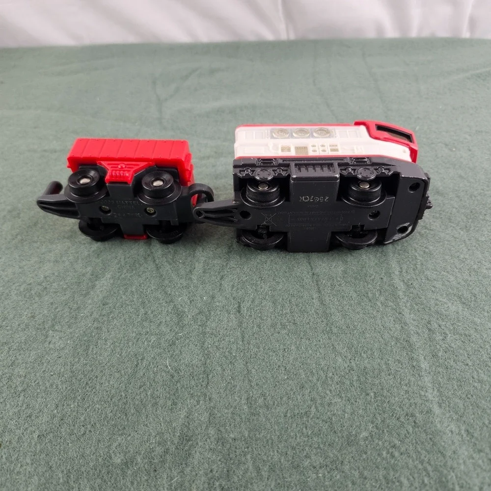 GeoTrax Googles & Bunsen The Smartest Team Push Train‎ w/Lights & Sound - 1 Car